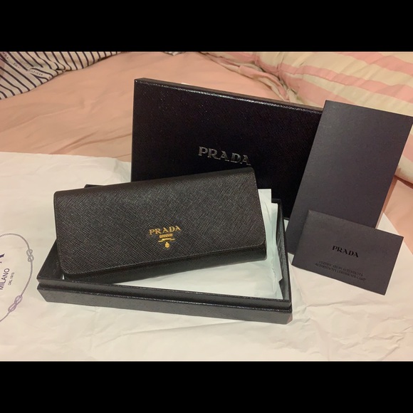 Prada Leather wallet ( Black) - Picture 1 of 8